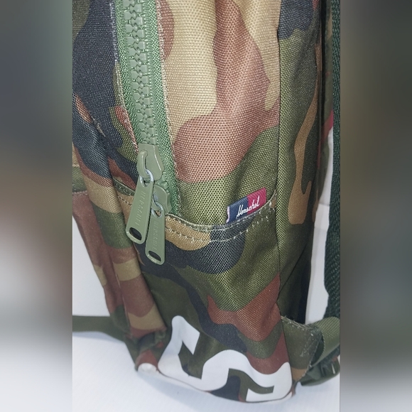 Herschel Supply Company LA Clippers Green Camo Backpack with Logo - Picture 4 of 7